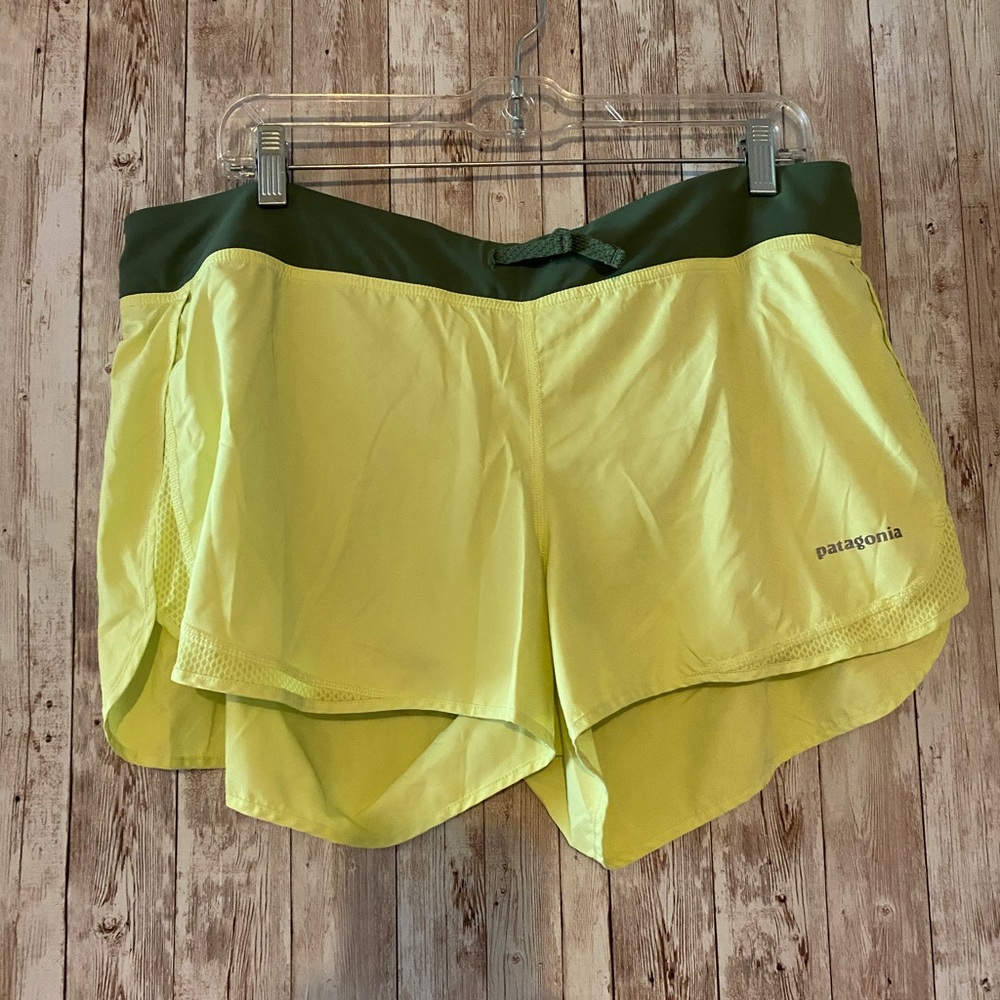 Patagonia Women's Yellow/ green Workout Athletic Shorts Size XL Lined X-Large